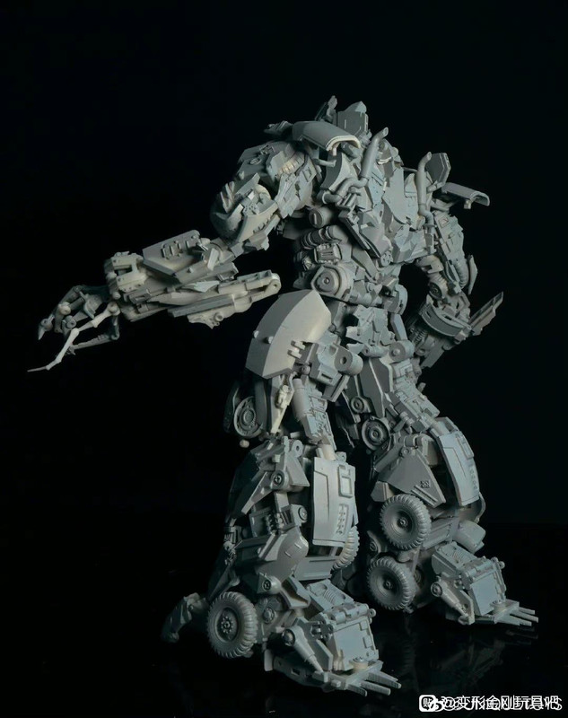Unique-Toys-DOTM-Megatron-06