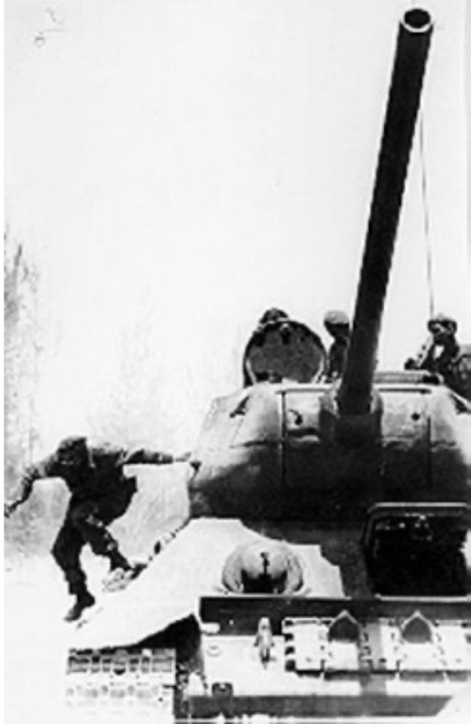 C1BD904D-009E-449C-B2DE-6BB8F26F4294