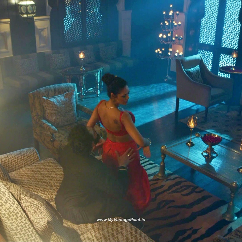 55Esha Gupta Hot in Aashram Web Series