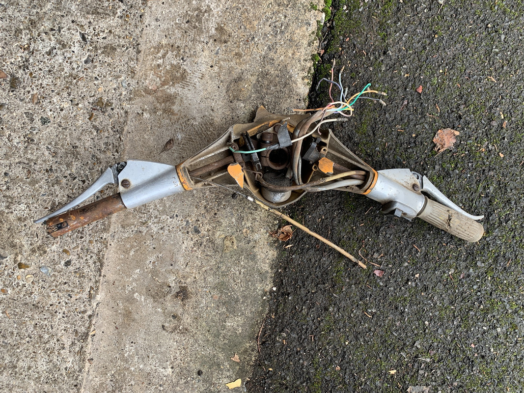 5A825499-83D8-47CE-9D0F-F4740CBF81BD