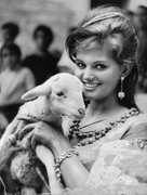 claudia-cardinale-me56