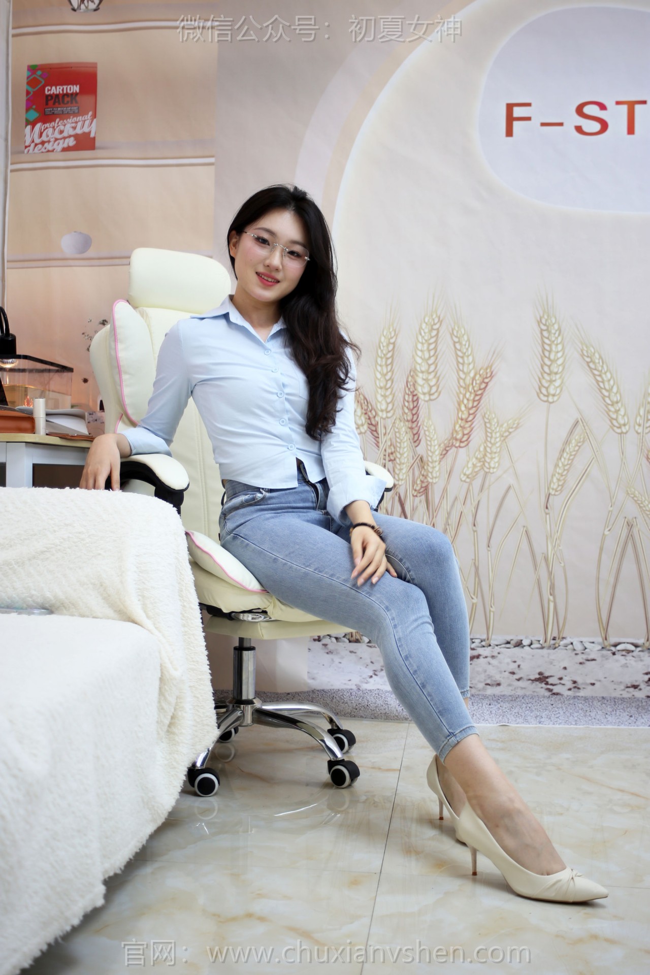 夏小小nude《初夏女神》写真，室内的，清新与优雅的双重享受插图