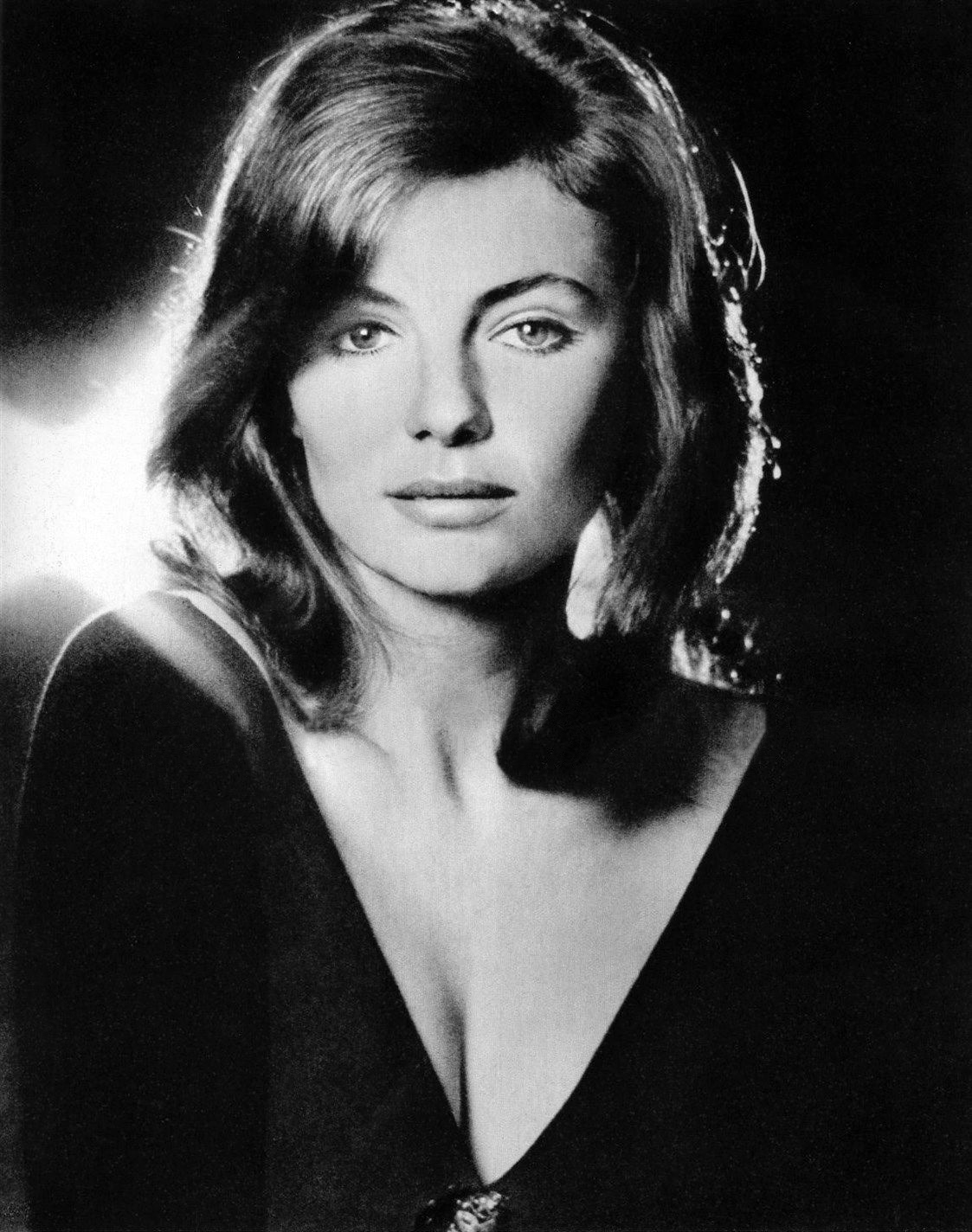 Jacqueline bisset measurements