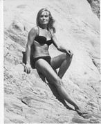 Shirley-Eaton-a17
