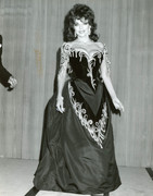 Joan-Collins-h09