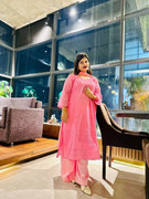 photo 6256049969400237166 y