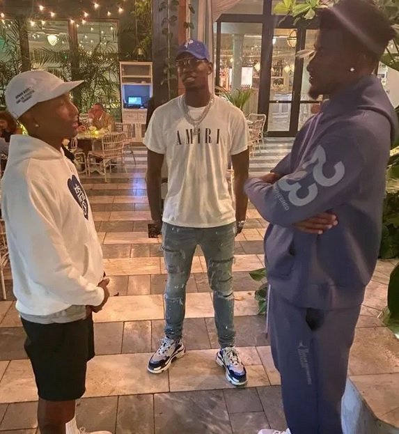 Paul-Pogba-hangs-out-with-Pharrell-Williams-and-NBA-star-Jimmy-B