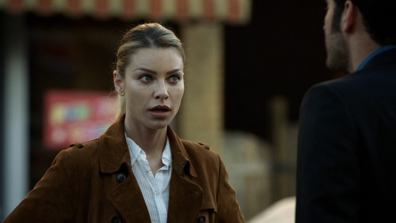 Lucifer.2x01.le.Cose.Si.Mettono.Bene.Lucifer.ITA.ENG.1080p.BDMux.x264-Morpheus.mkv_snapshot_16.17_[2