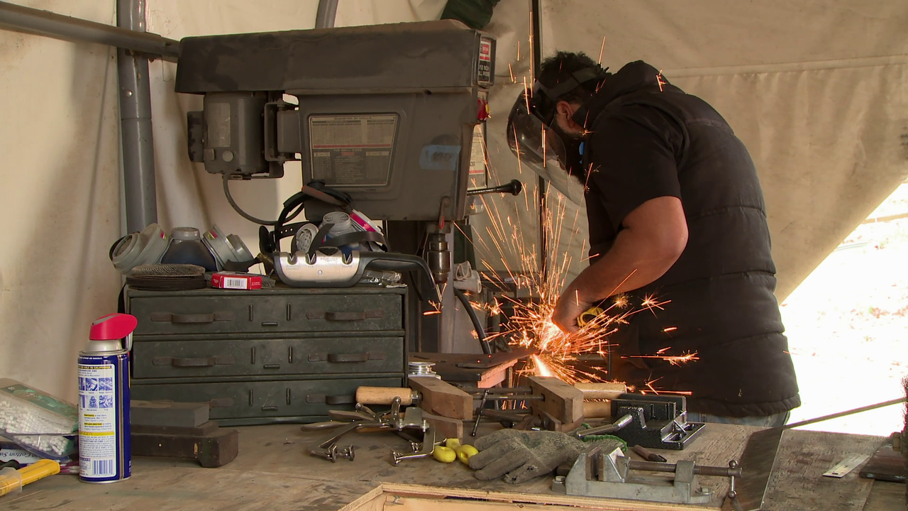 Forged In Fire S01E04 snap 7 - Copy