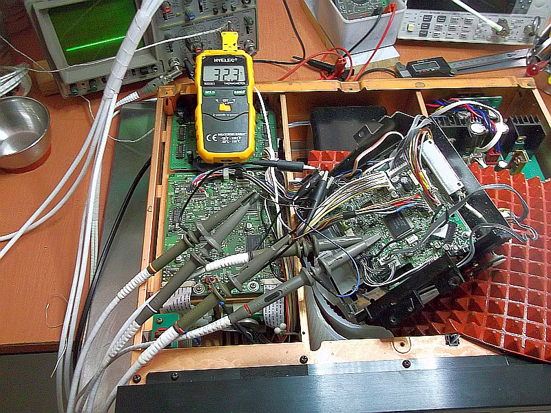 [Bild: DTC-2000-Capstan-Servo-Upgrade-Mess-05-800px.jpg]