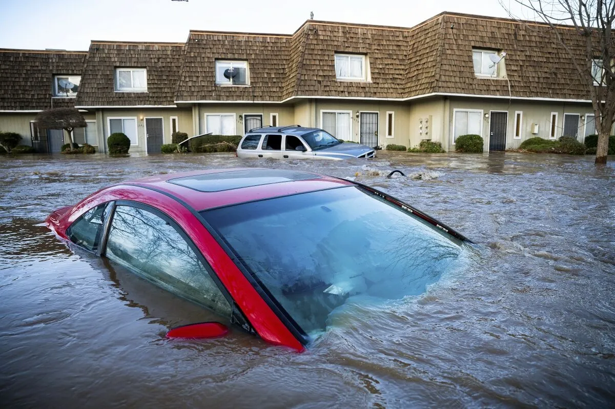 Nueva tormenta amenaza a California; el estado está inundado