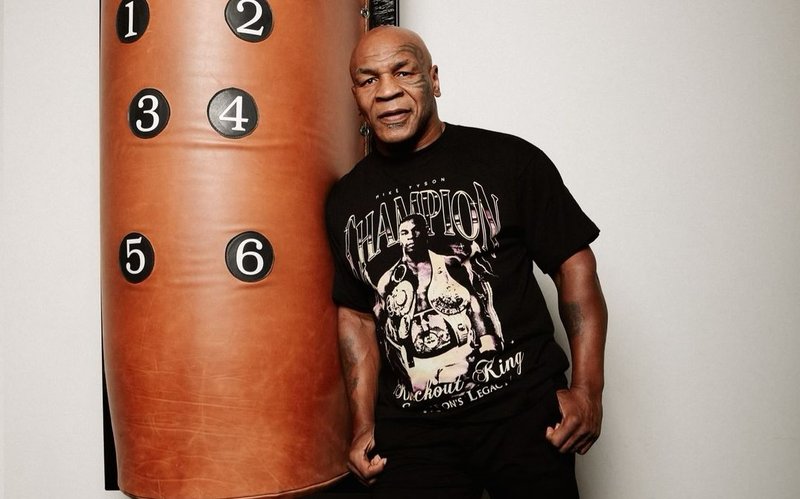 Джо Роугън вярва, че Майк Тайсън може да нокаутира Джейк Пол