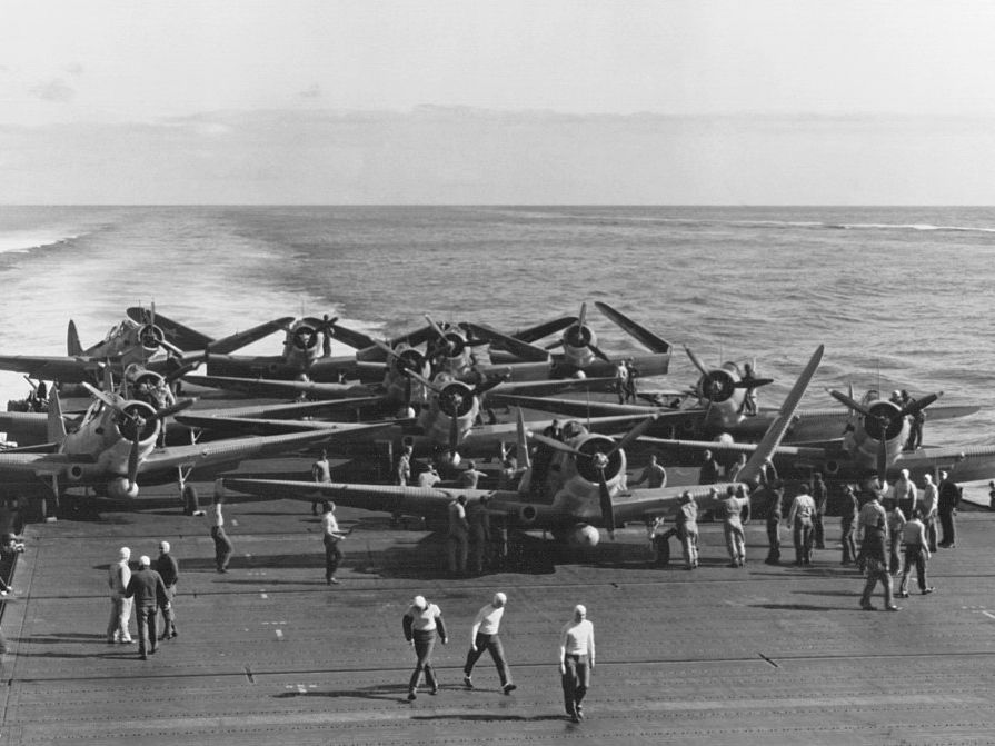 USS-Enterprise-CV-6-during-Battle-of-Mid