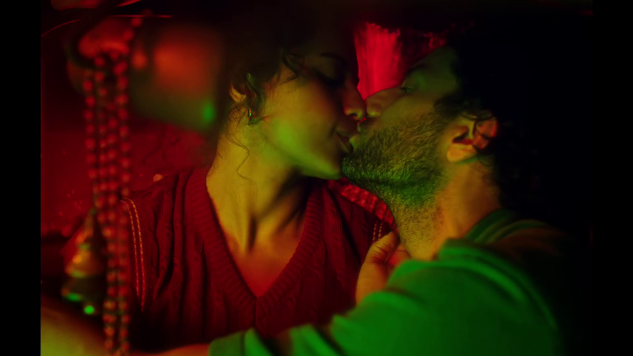 [Image: vlcsnap-2025-12-21-22h13m22s997.png]