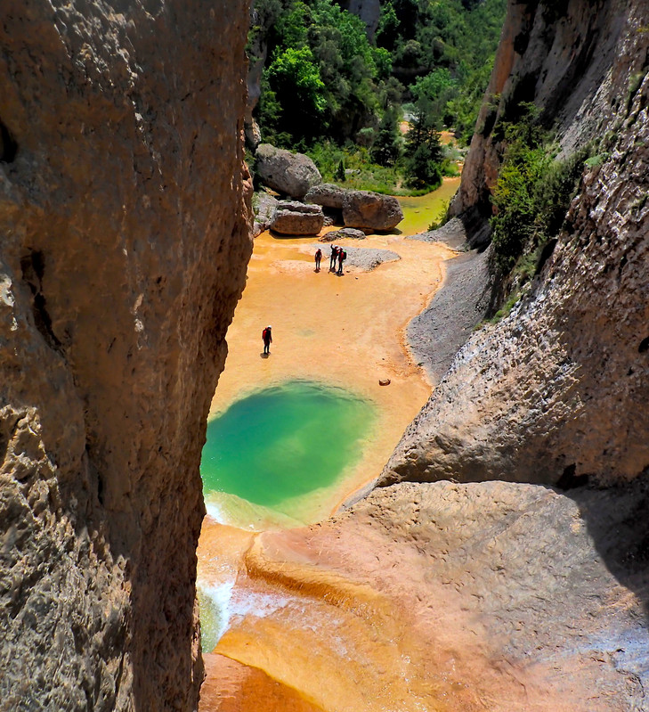 Canyoning Sierra de Guara Aragon Espagne forteresse calcaire eaux turquoise