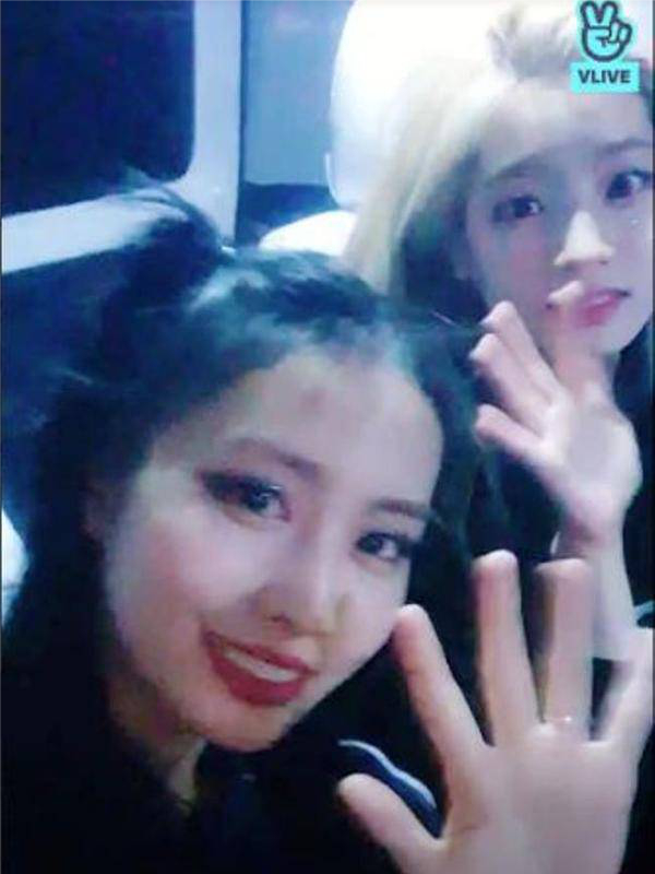 Momo dan Dahyun Twice