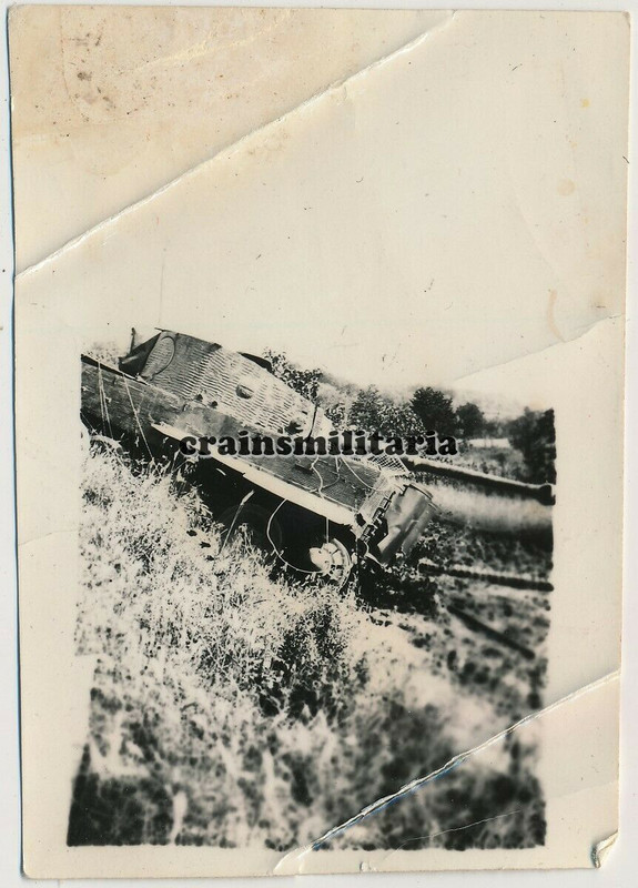 Foto zerstörte TIGER Panzer m. ZIMMERIT Tarn Camo Tank Italien F