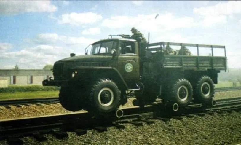 ural-truck-on-rails-v0-48hbn7yreb1e1.webp