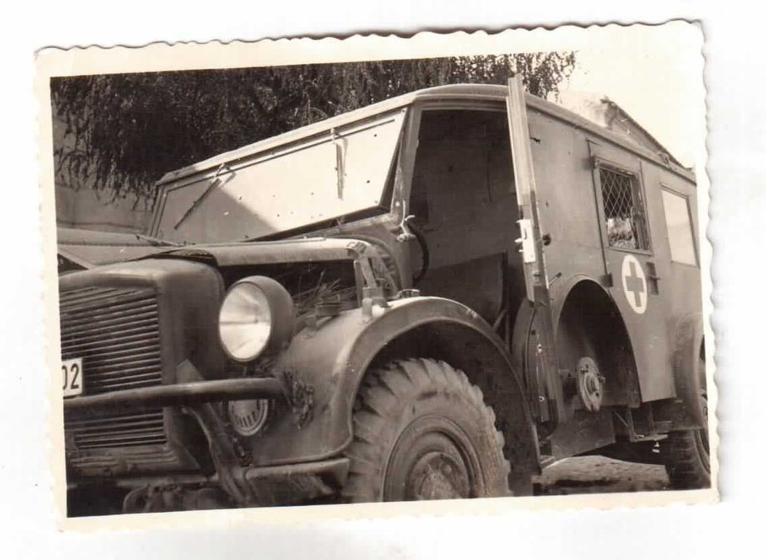 Foto 2.WK Sanitätswagen Rotes Kreuz LKW