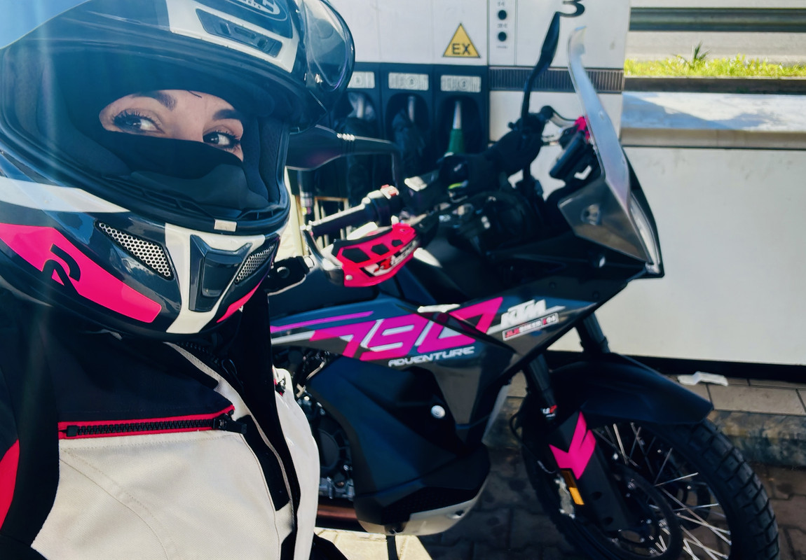 272D7925-7B02-4051-9CB9-908BC2ACF330