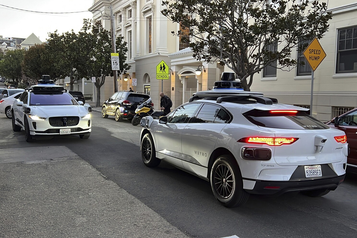 Tesla Going to Launch Something Like Waymo