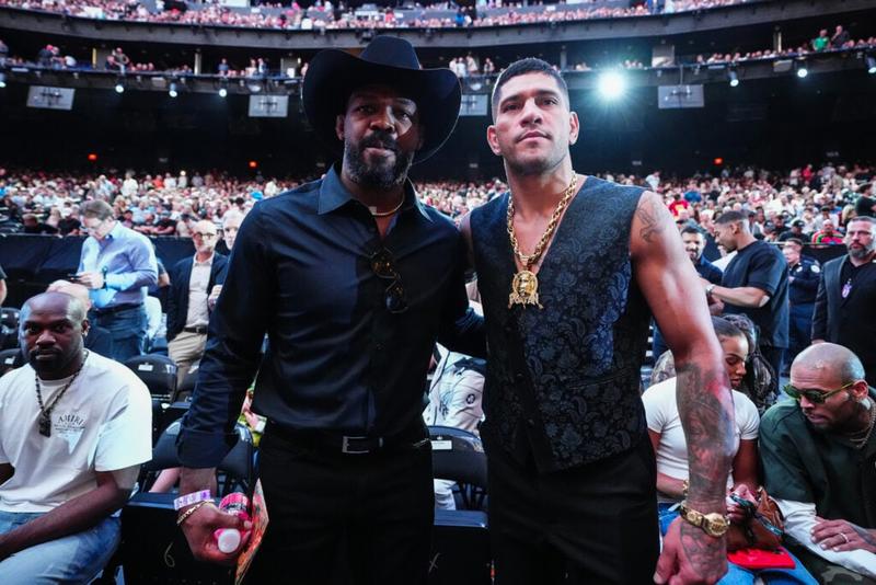 Кормие мечтае за Джоунс-Перейра за титлата при тежките