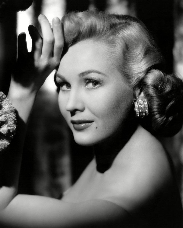 Virginia_Mayo_b33