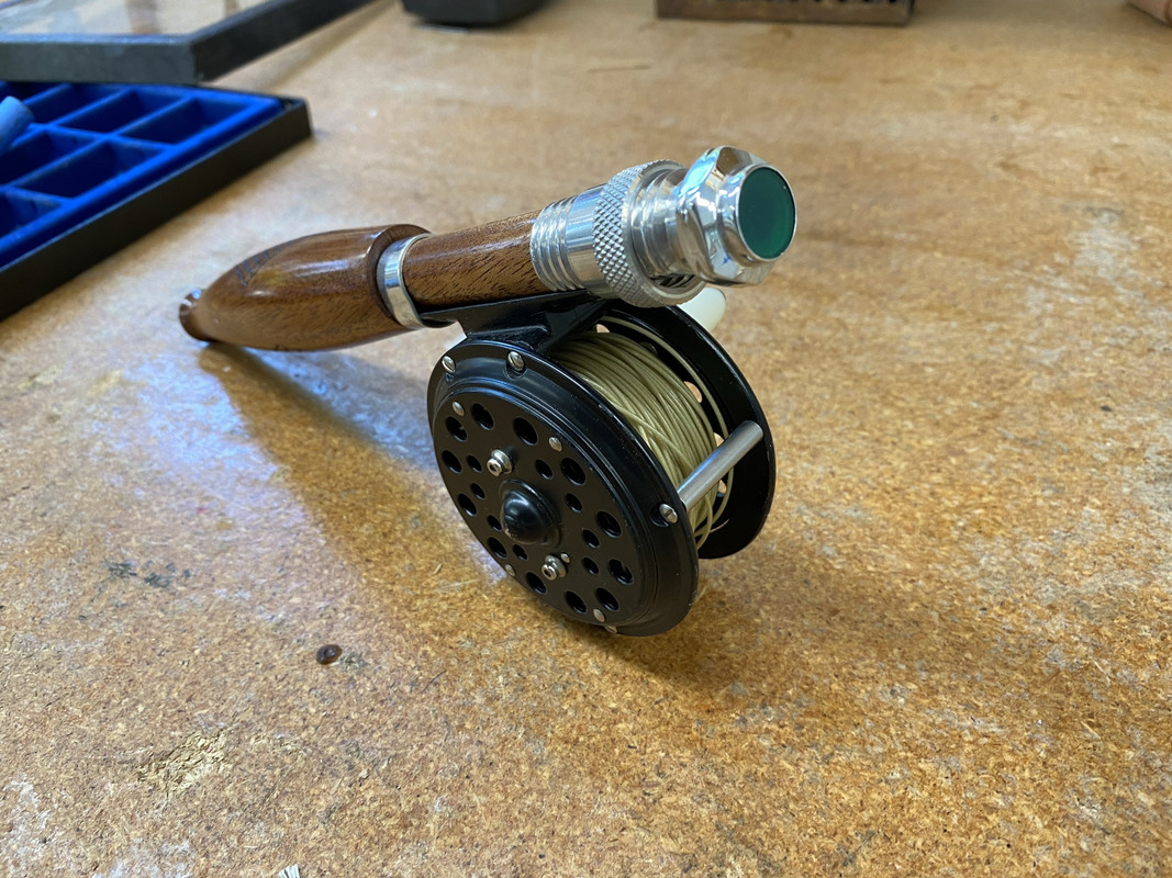 09B964F7-7EFF-47A8-9442-A25902561349