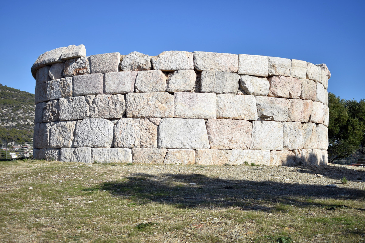 Ταφικό Μνημείο (10)