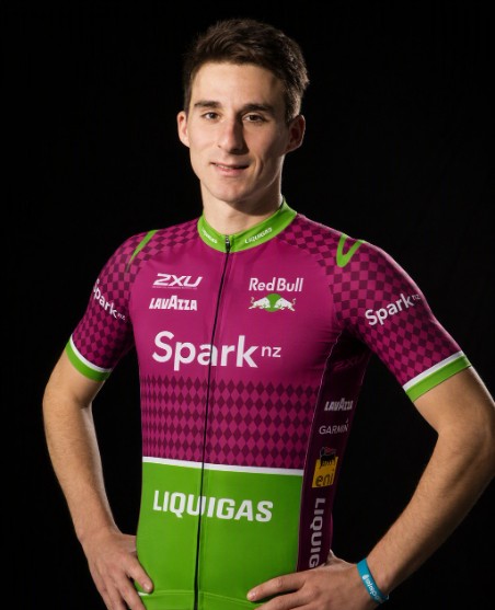i.postimg.cc/VkM6XJzY/Bonifazio-Signing.jpg