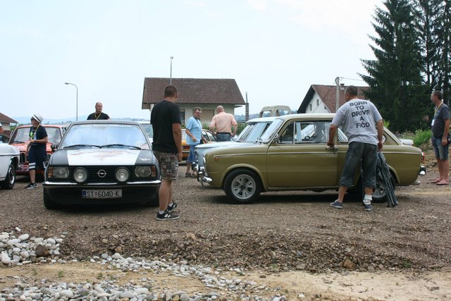 FIAT 850 Special - Page 2 3xBYKzP