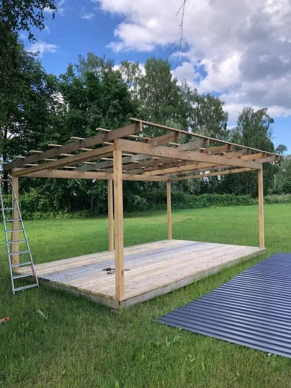 برجولة مع مظلة جانبية