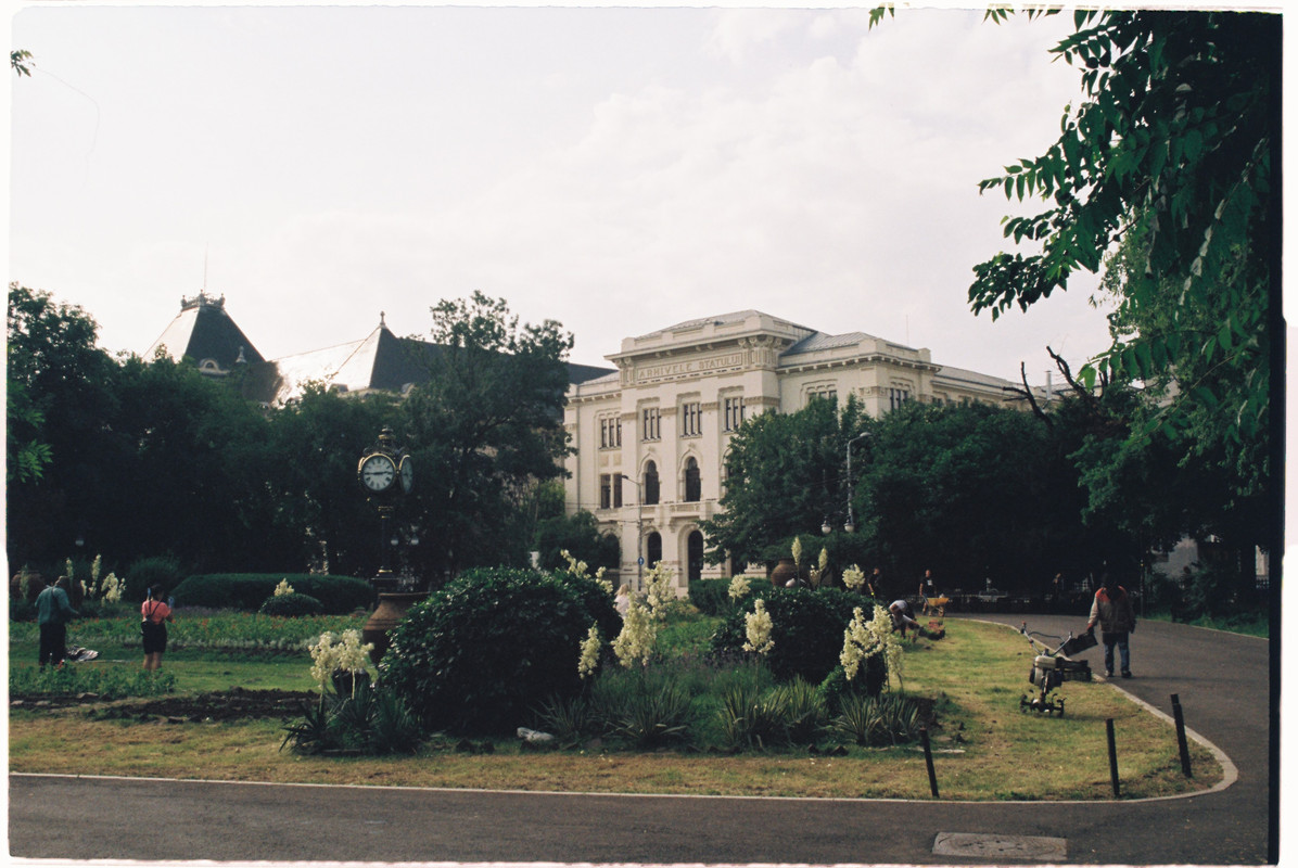 R1-09355-015-A.jpg