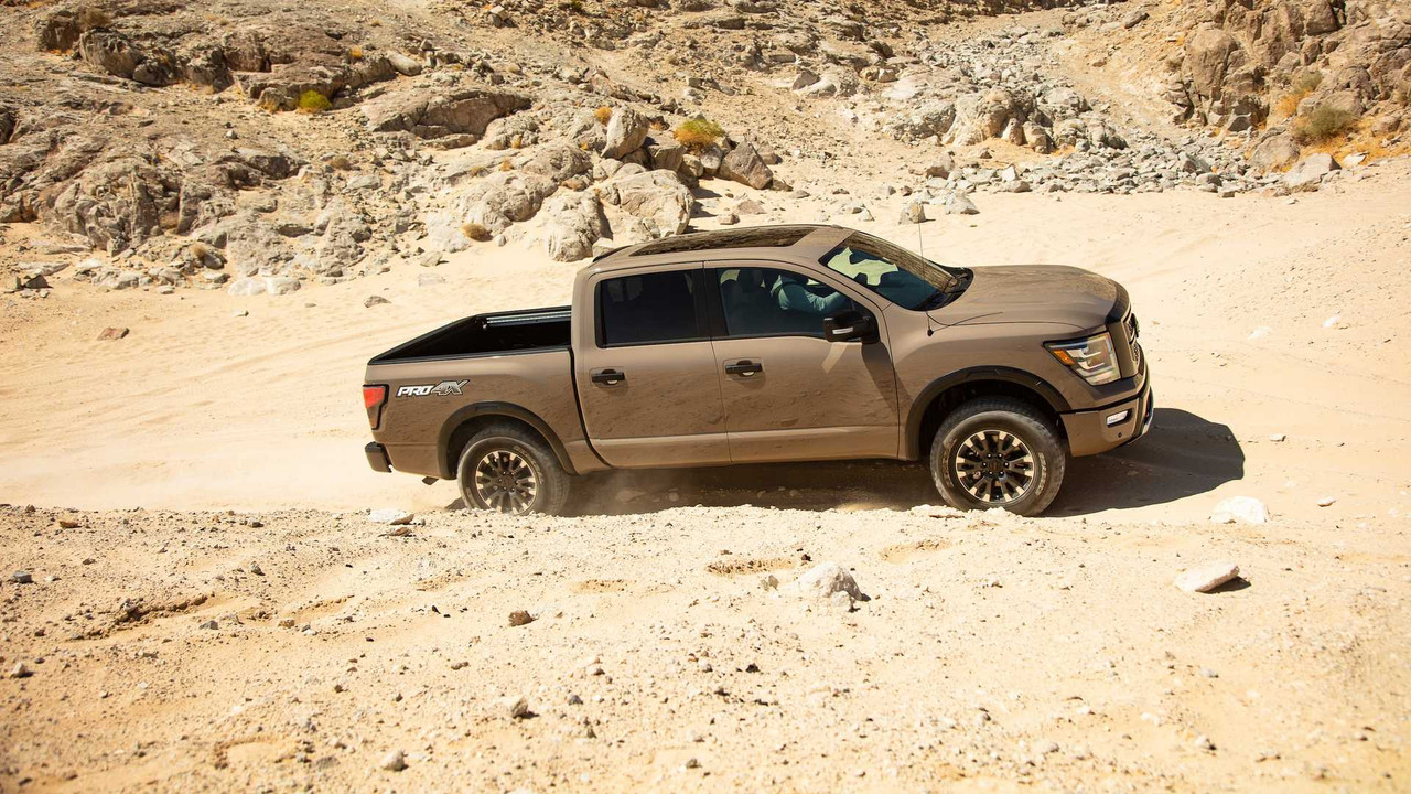 2020 Nissan Titan (25)