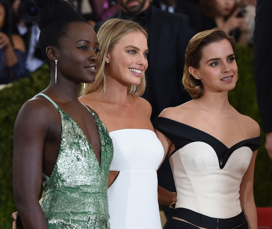 emmawatson-updates.com (327)