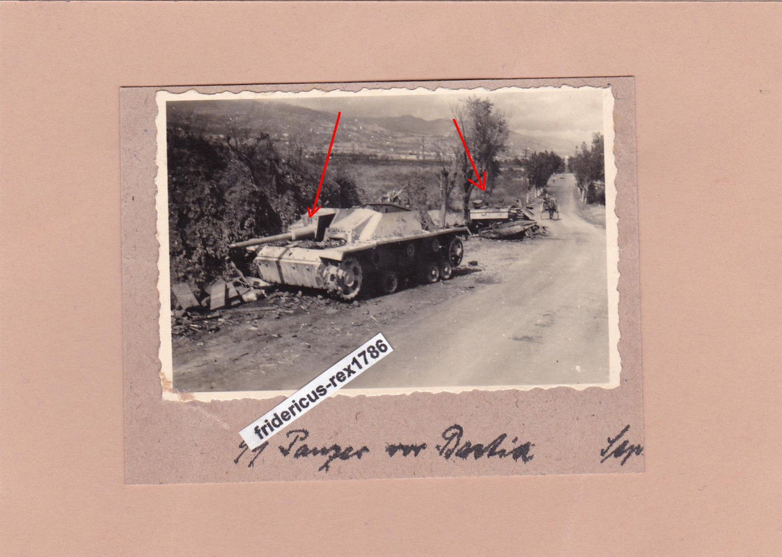 Foto elite Sturmgeschütz Stug mit Runenkennung abgeschossen Panz