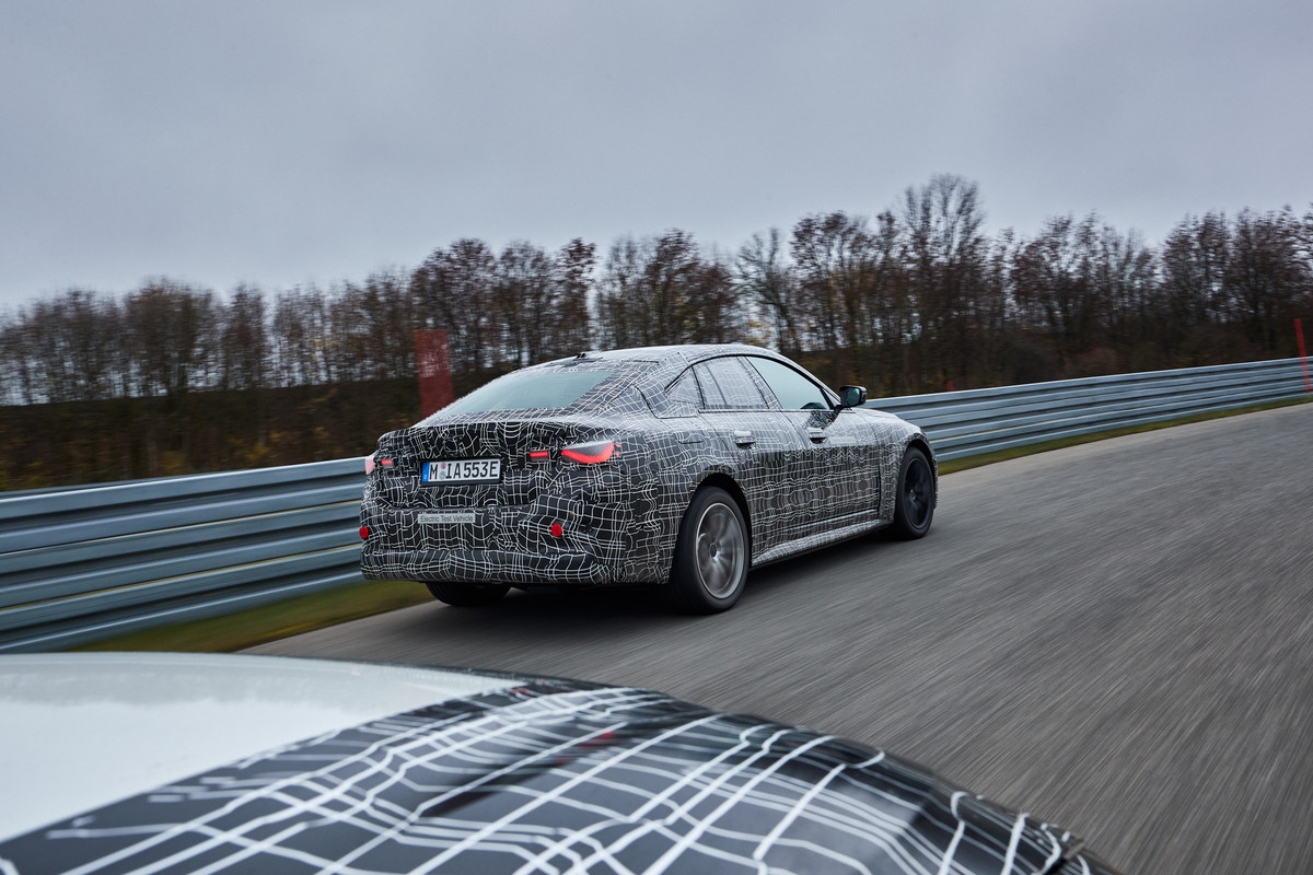 P90412312_highRes_bmw-i4-prototype-fin