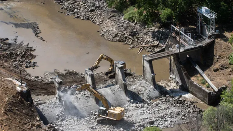 e8cfd634-409c-431f-a607-ff3c4551033b-medium16x9-COPCO2