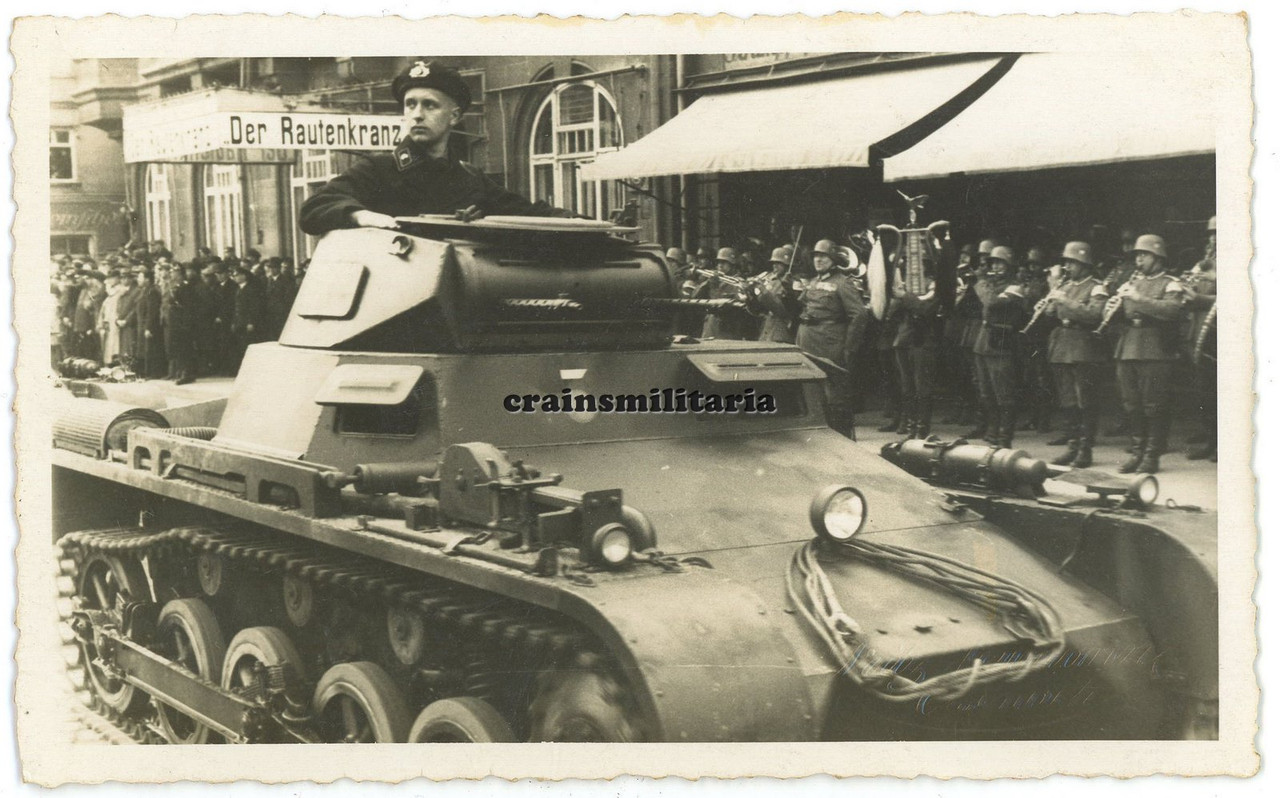 Orig. Foto Pz.Rgt.2 Panzer I Tank Panzermann bei Parade in EISENACH Thüringen