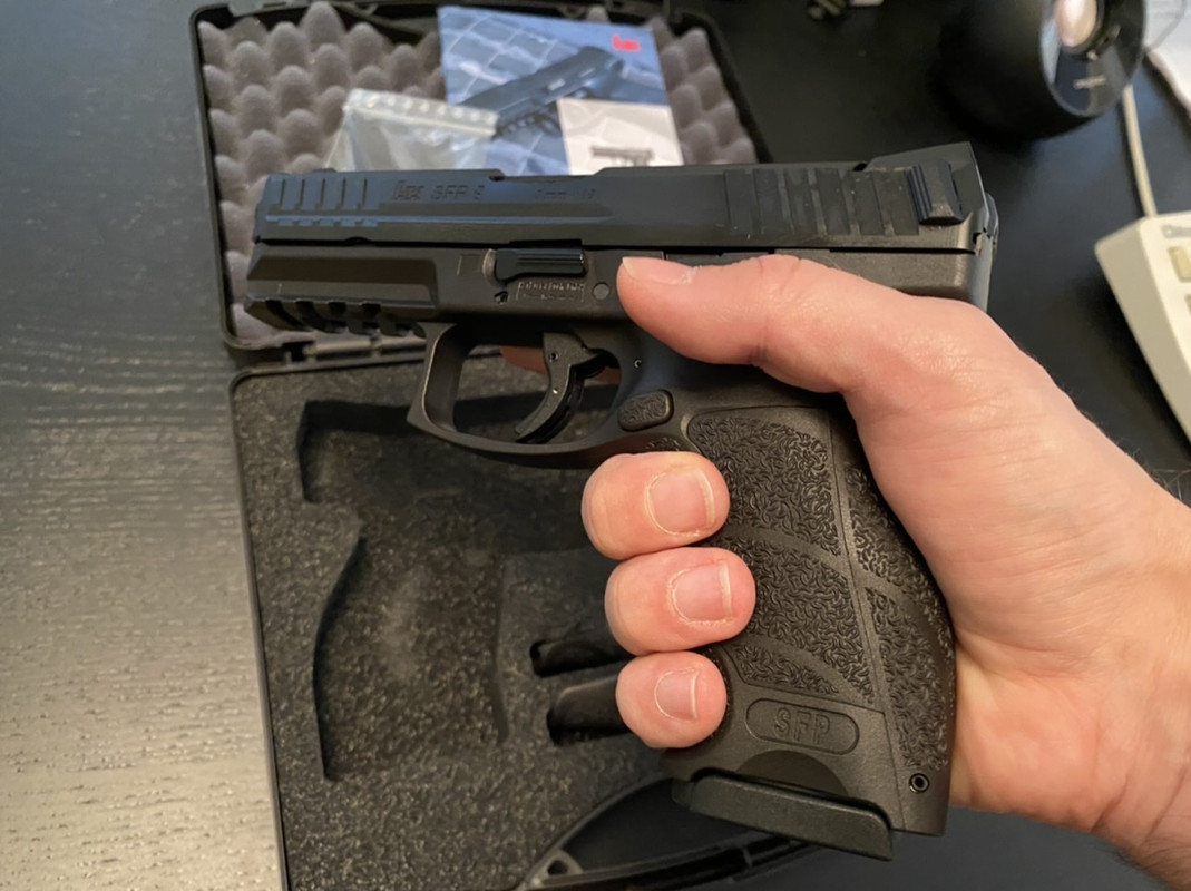 2FE03A1E-A9B6-438D-9FD7-4044D58ACFF1