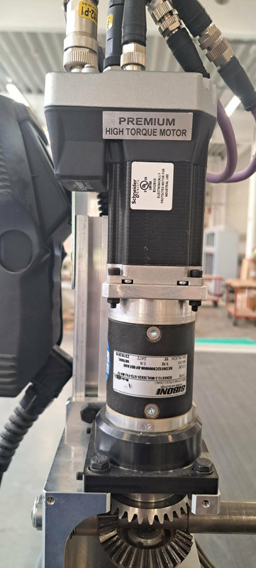 Schnejder motor