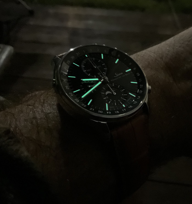 03376CD7-C3FB-4CFF-BF57-7D693B9B721D