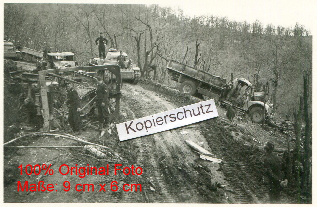 Griechenland , Panzer Rgt. 31 , zerstörtes englisches Fahrzeug b