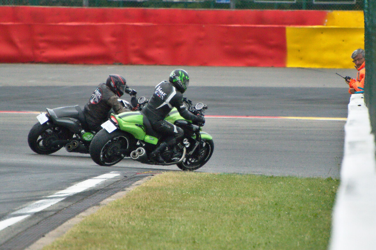 Une journée de roulage à SPA FRANCORCHAMPS - Page 2 R-DSC3223