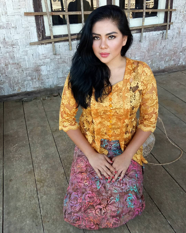 7 Potret Vitta Mariana, makin memesona di usia 36 tahun