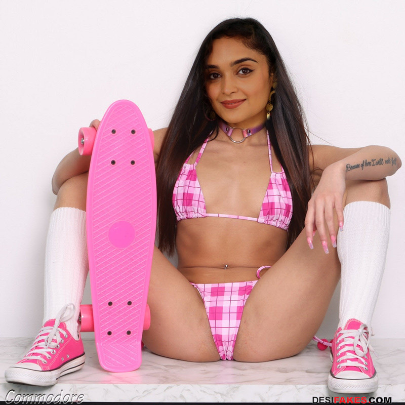 Kashish Khan Bikini (2)