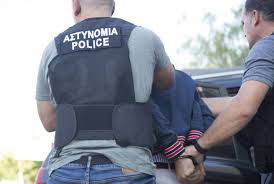 ΣΥΝΕΛΗΦΘΗ 16ΧΡΟΝΟΣ ΣΤΗ ΧΙΟ ΚΑΤΗΓΟΡΟΥΜΕΝΟΣ ΓΙΑ ΚΑΤΟΧΗ ΠΛΑΣΤΟΥ ΧΑΡΤΟΝΟΜΙΣΜΑΤΟΣ