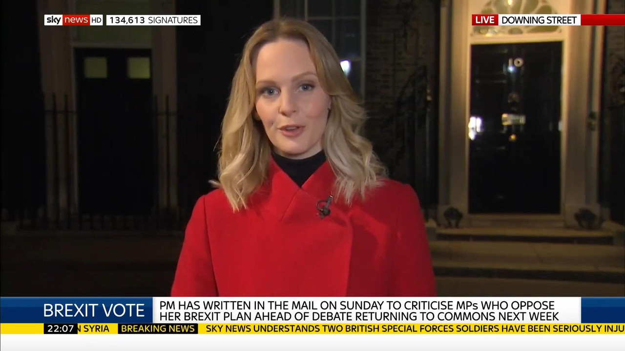 05 January - 22.00.00 - Sky News At 10. Anna Jones with the main