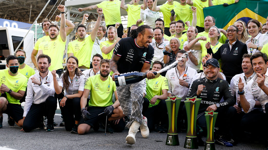 Lewis-Hamilton-Mercedes-GP-Brasilien-2021-Sao-Paulo-Rennen-169Gallery-65148a85-1850222