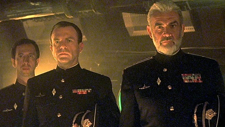 SAM-NEILL-RED-OCTOBER-1-FOTOR.jpg
